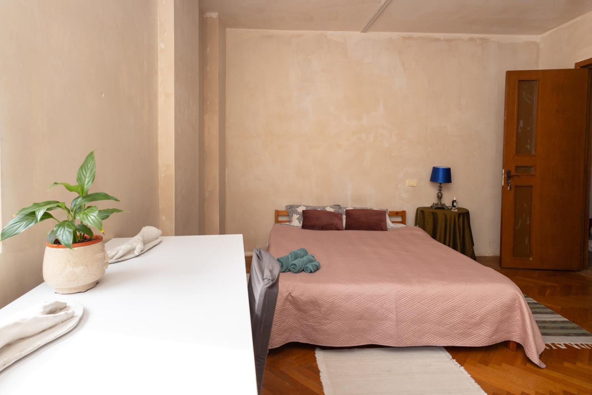 Shared Retro Vintage Luxury Apartment Bucureşti Eksteriør bilde